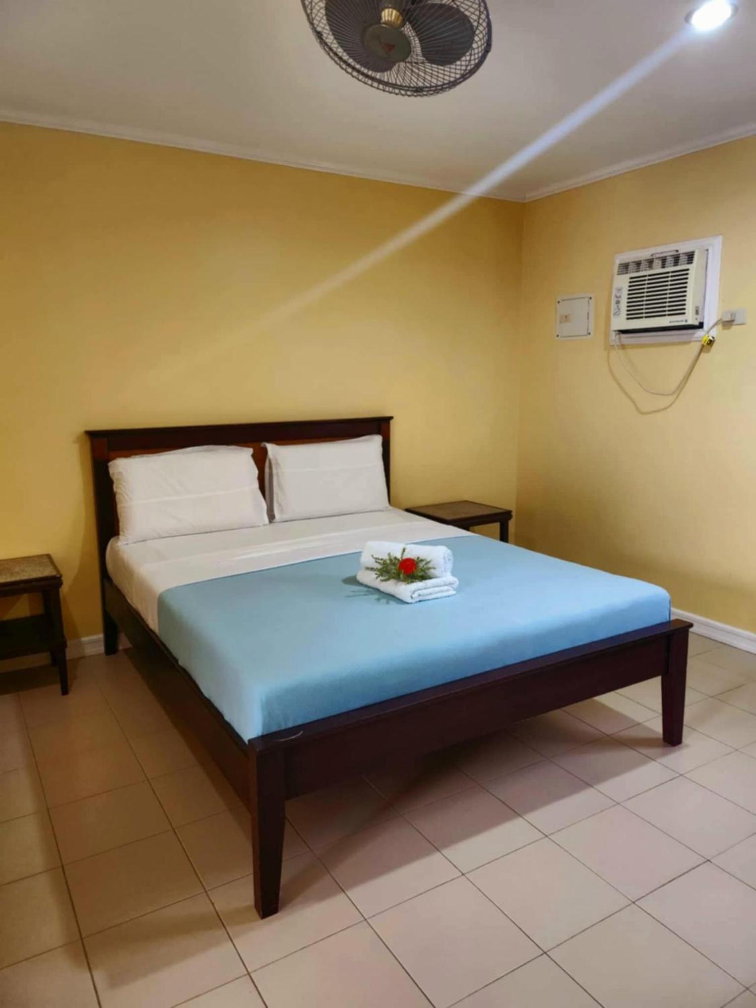 Villa Del Pueblo Inn Panglao Exterior foto