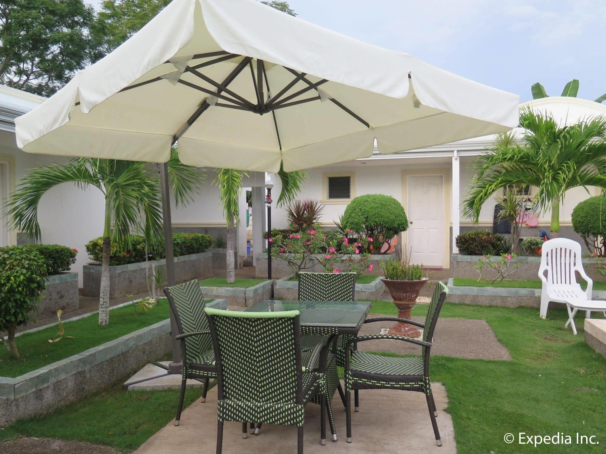 Villa Del Pueblo Inn Panglao Exterior foto